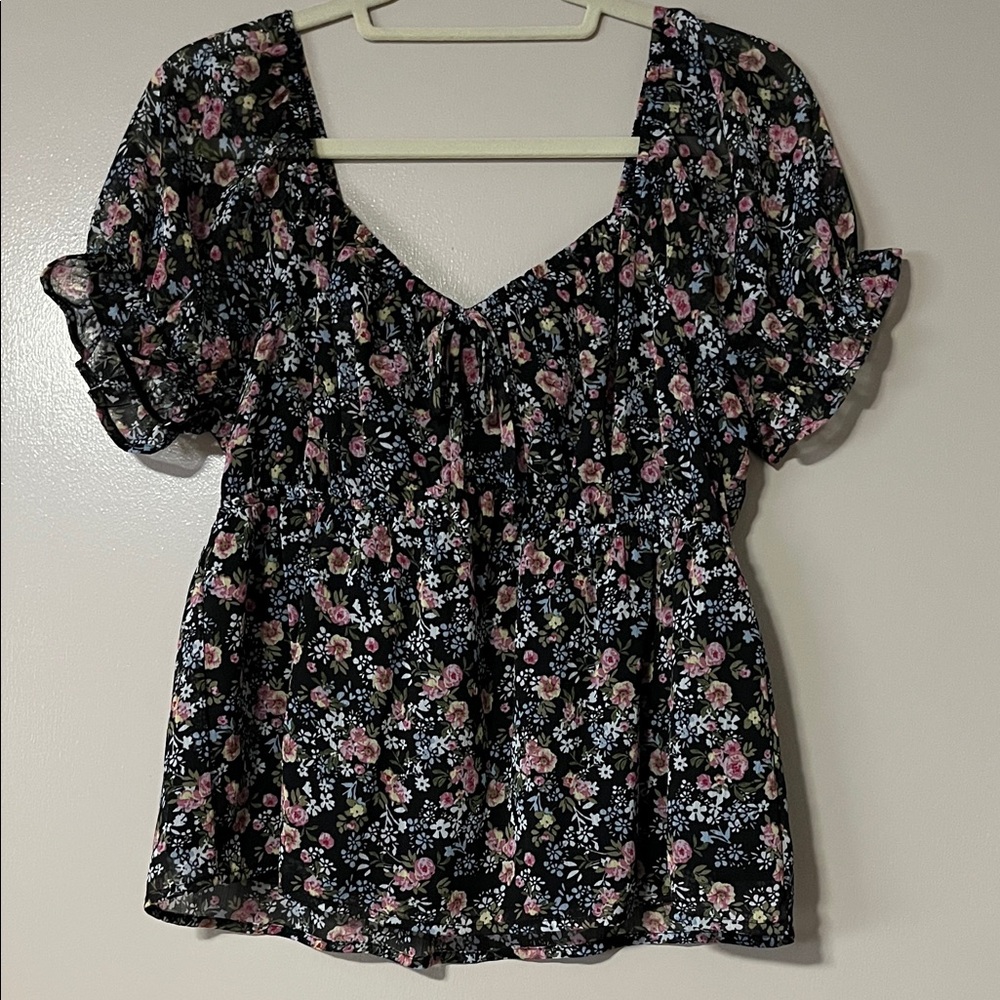Crave Fame Black Floral Blouse. EC